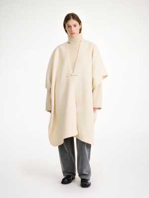 By Malene Birger Robertas Wool Cape Takit Pearl | FI_BB94957